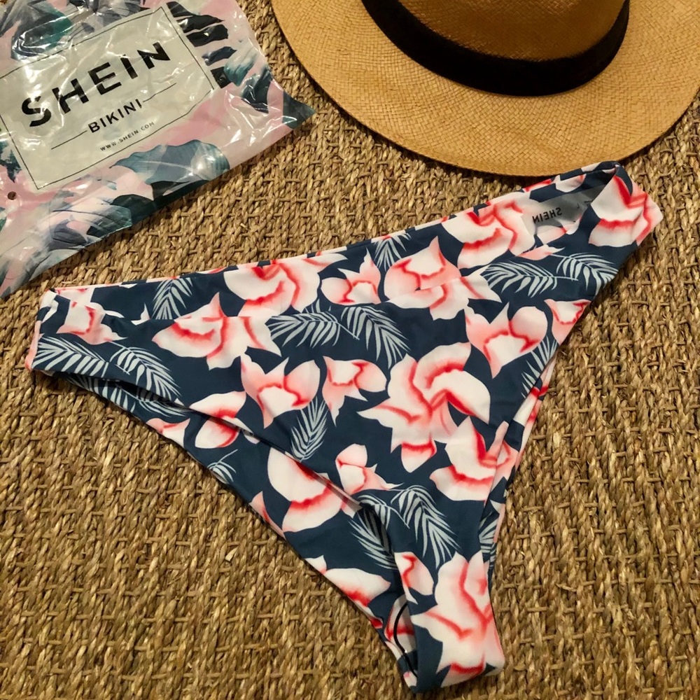 New! High Rise Cheeky Bikini Bottoms Lg